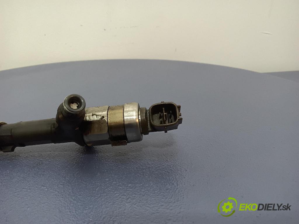 Toyota Corolla 2003 vstrek 23670-27020