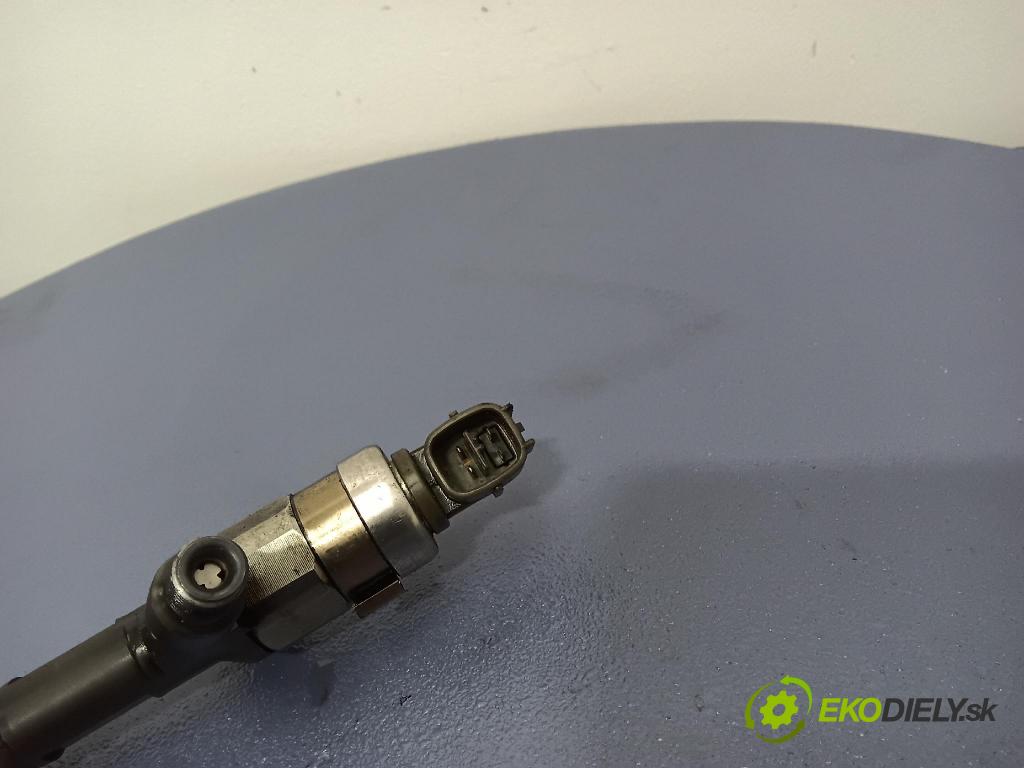 Toyota Corolla 2003 vstrek 23670-27020