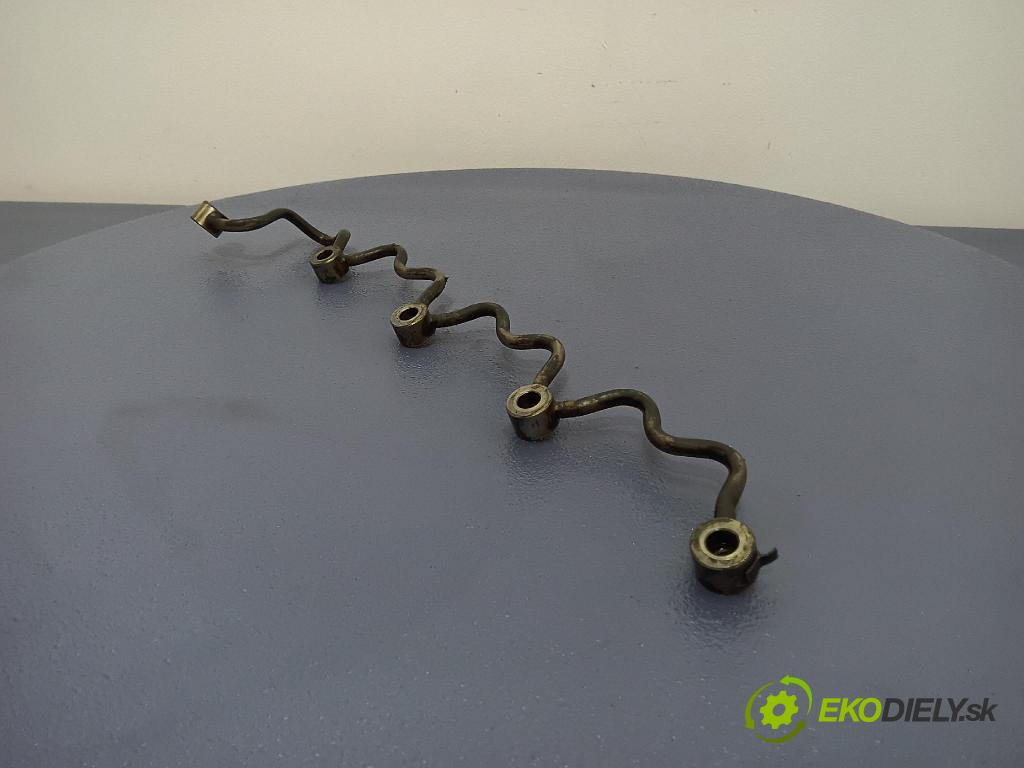 Toyota Corolla 2003 rúrka paliva 01