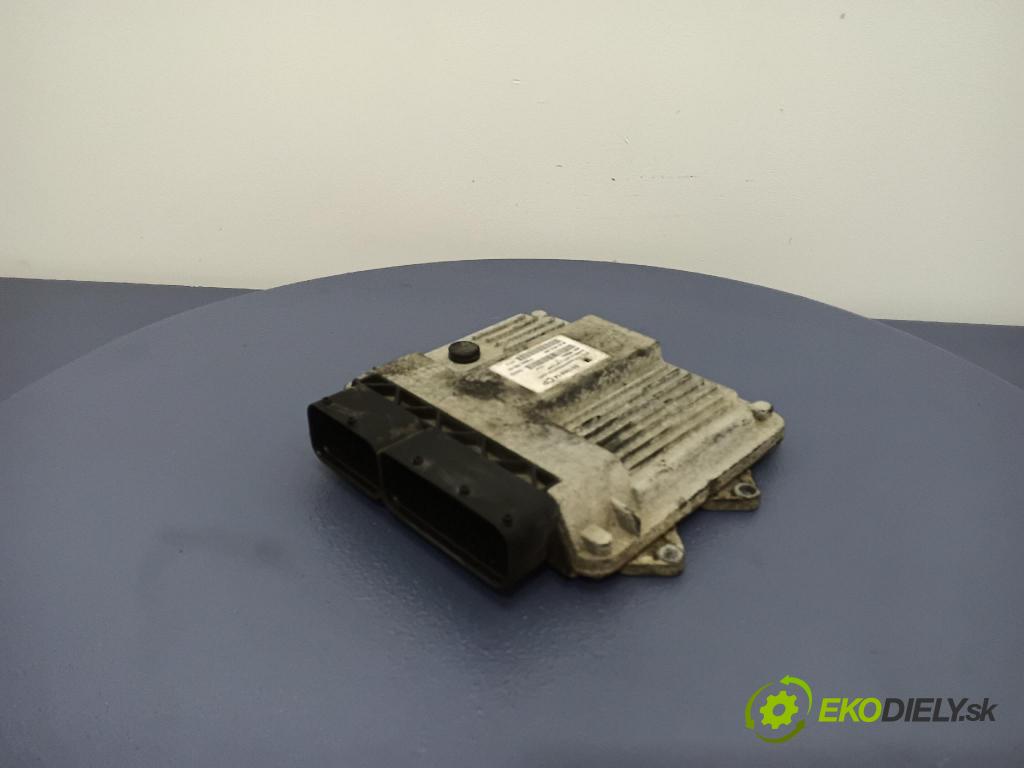 Opel Corsa 2007 riadiaca jednotka Motor: 55195814