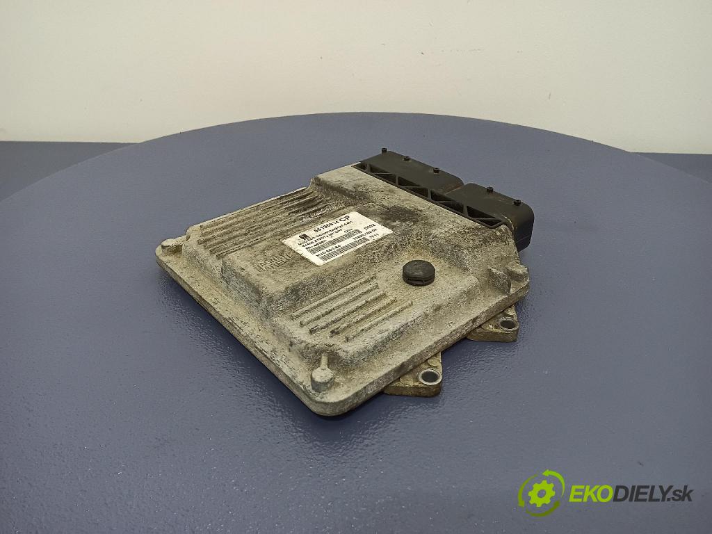 Opel Corsa 2007 riadiaca jednotka Motor: 55195814