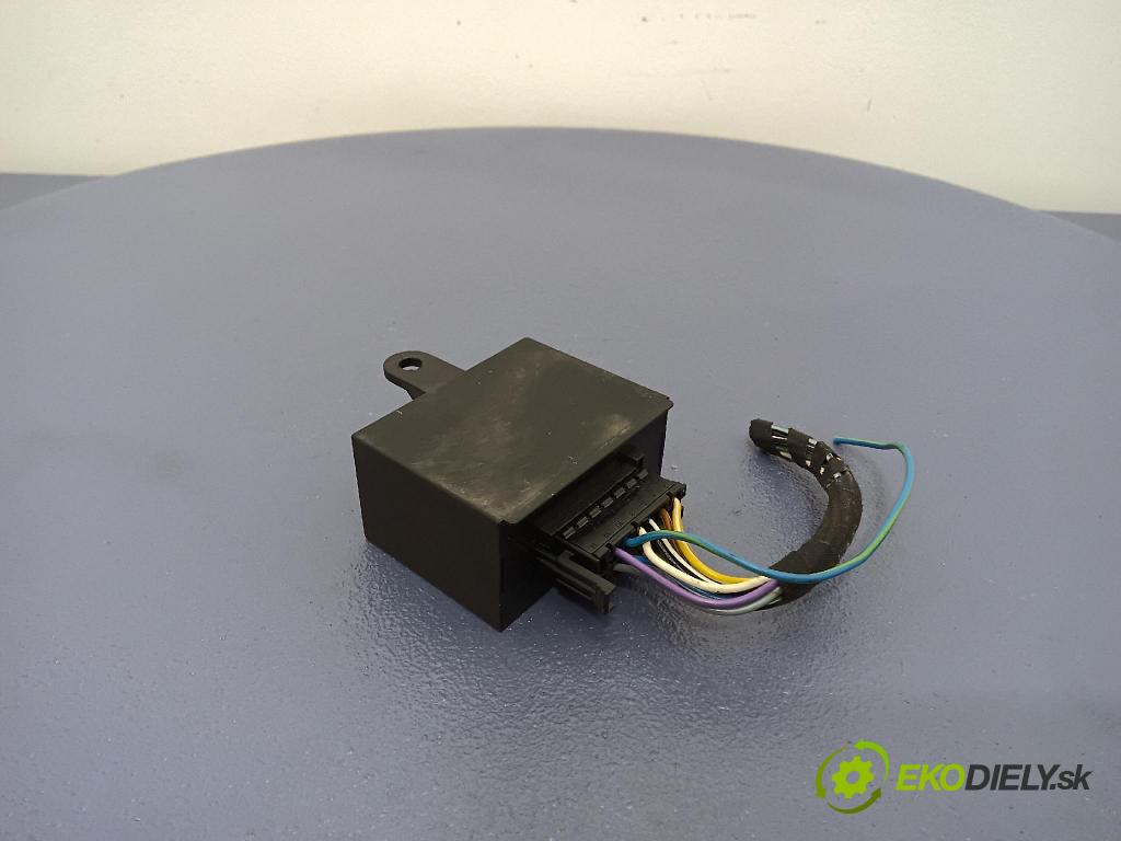 Audi A6 1998 riadiaca jednotka 321095