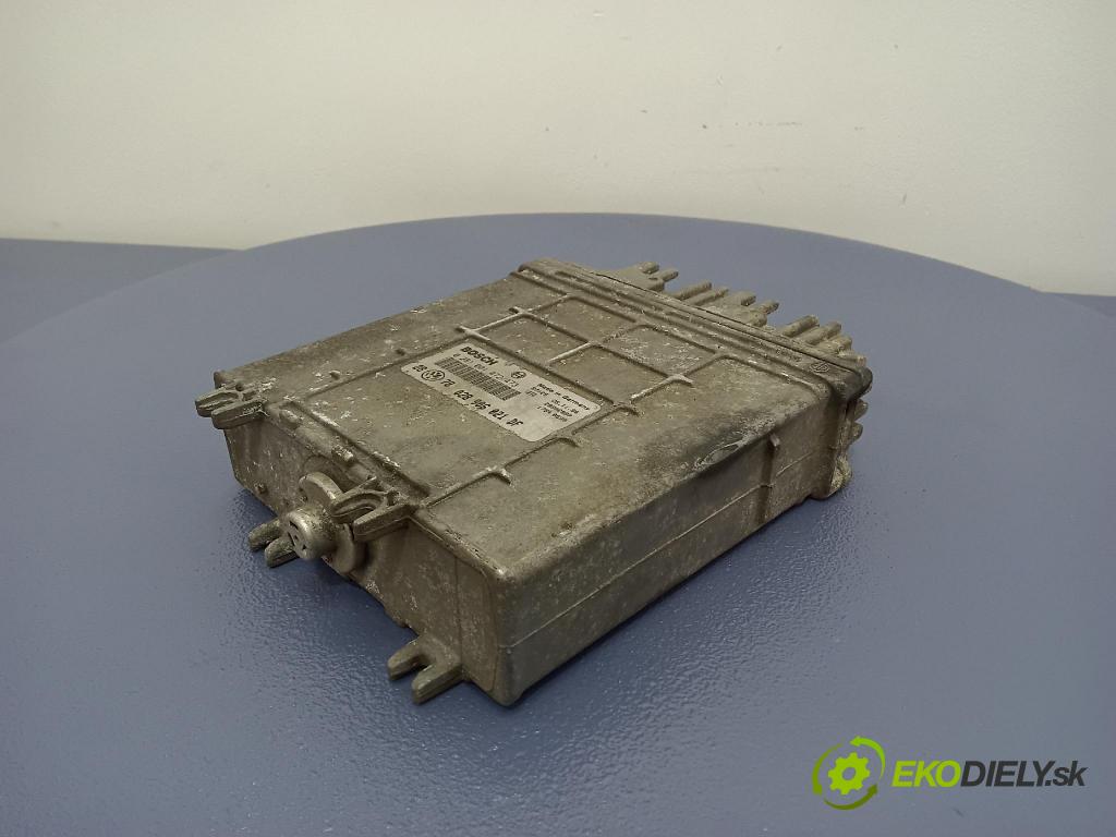 Volkswagen Golf 1997 řídící jednotka Motor: 028906021DF