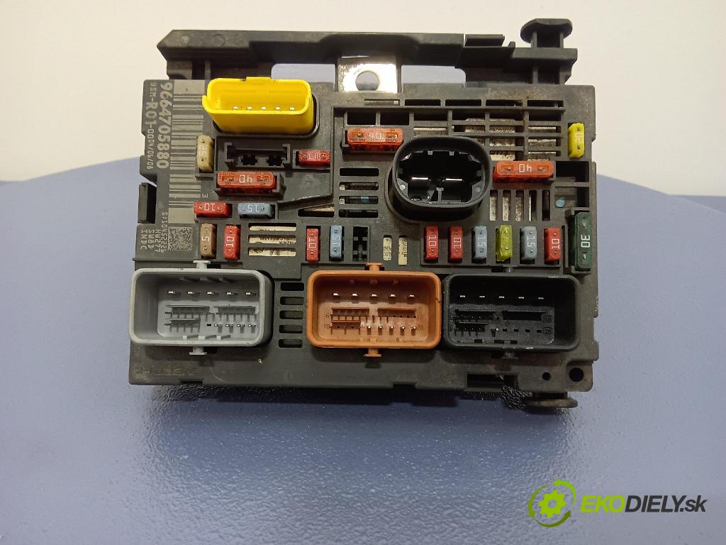 Citroen C4 picasso 2008 skříňka Pojistky 9664705880