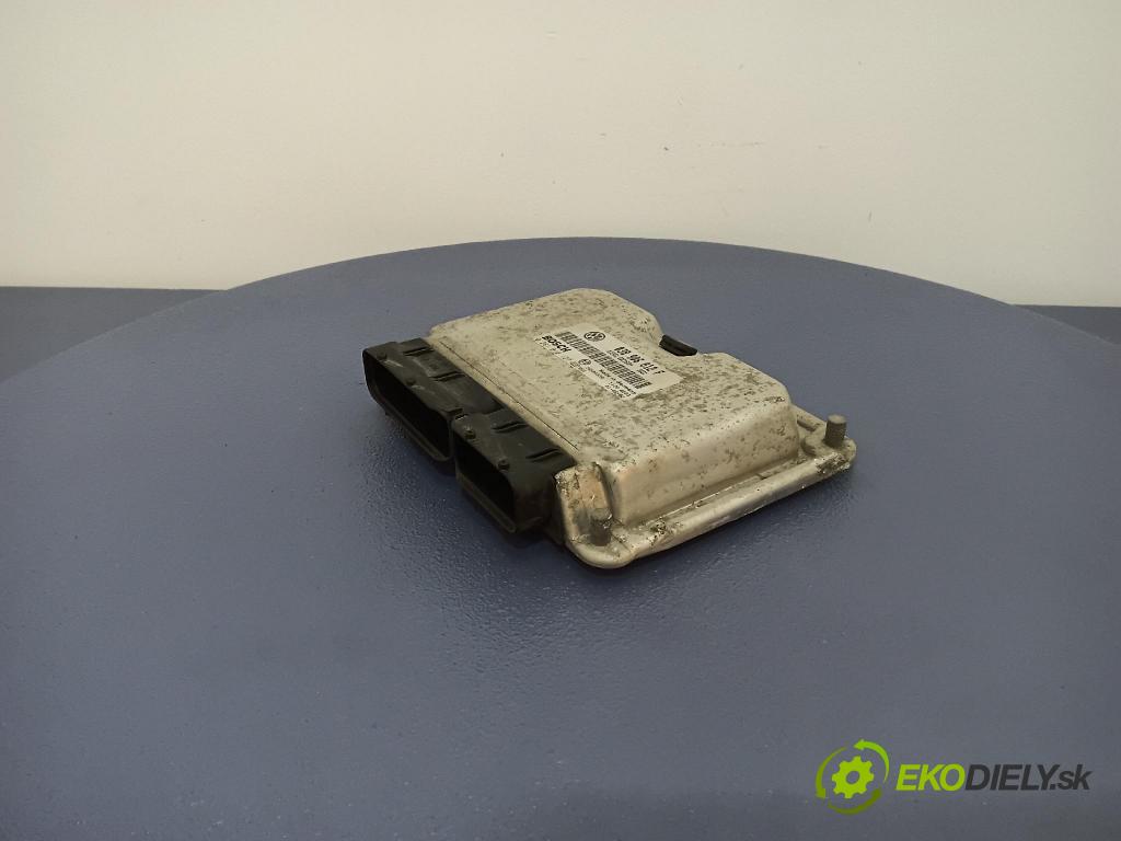 Skoda Octavia 2001 riadiaca jednotka Motor: 038906012F
