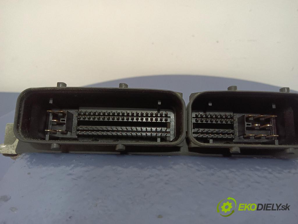 Skoda Octavia 2001 riadiaca jednotka Motor: 038906012F