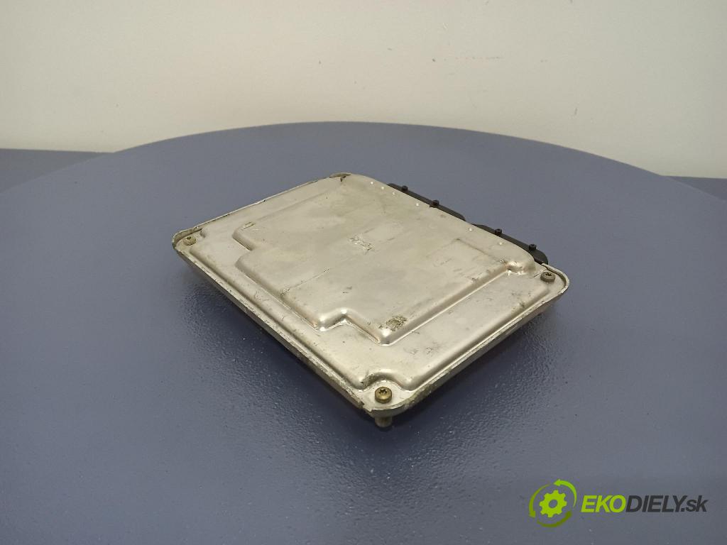 Skoda Octavia 2001 riadiaca jednotka Motor: 038906012F