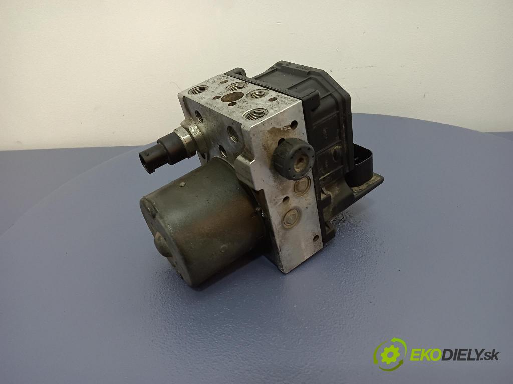 Audi A4 2001 čerpadlo ABS x 8E0614517