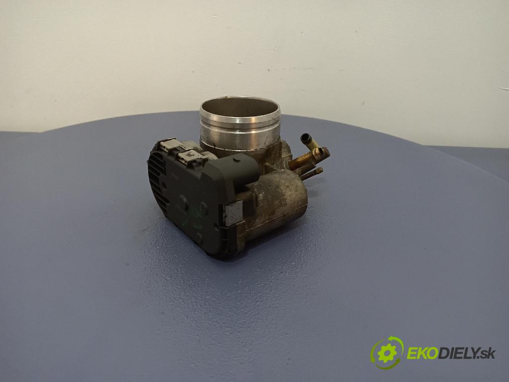 Audi A4 2001 škrticí klapka 06B133062H