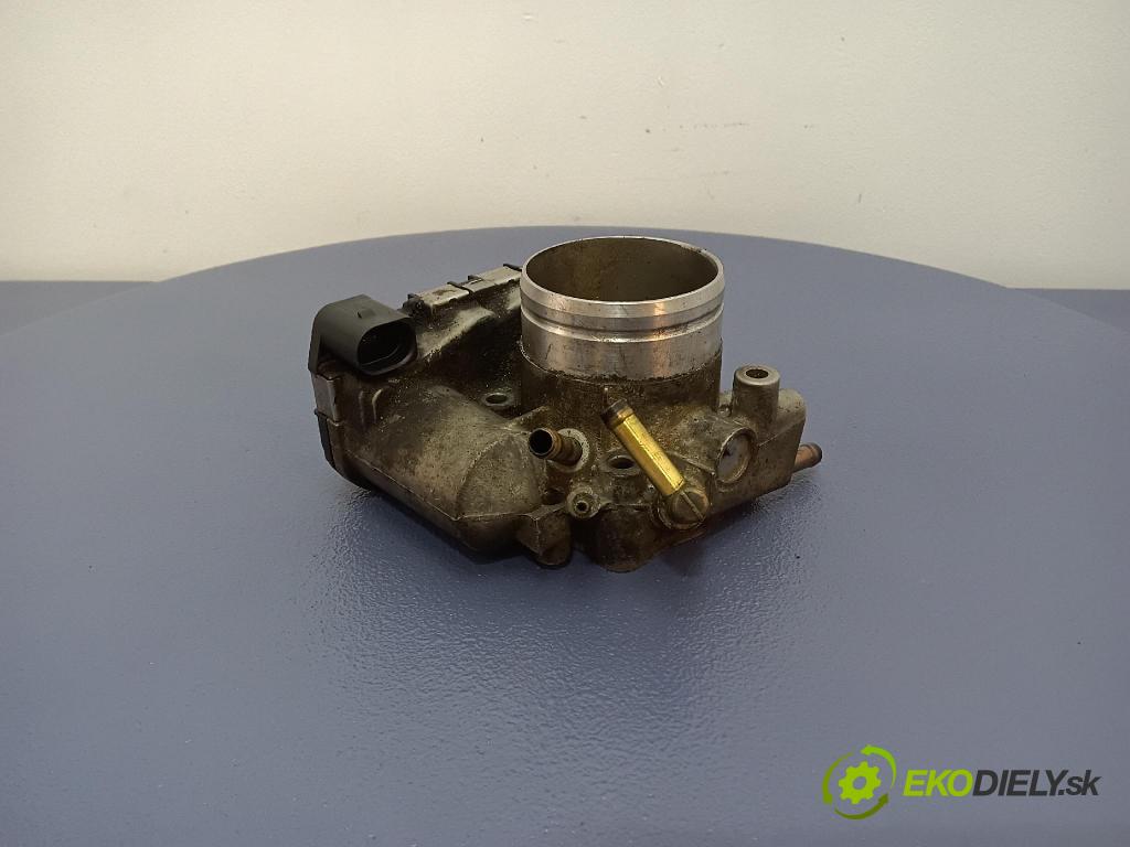 Audi A4 2001 škrticí klapka 06B133062H