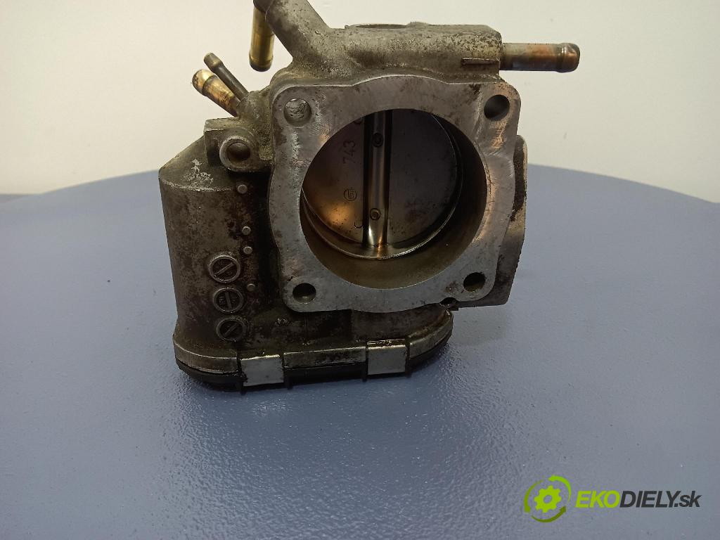 Audi A4 2001 škrticí klapka 06B133062H