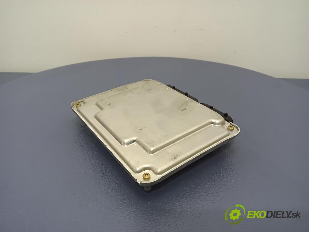 Audi A6 2001 řídící jednotka Motor: 038906019GF