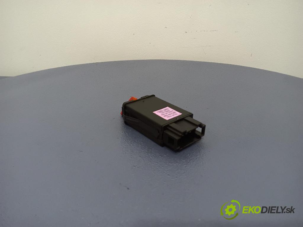 Audi A6 2001 prepínač svetiel NÚDZA: 4B0941509K