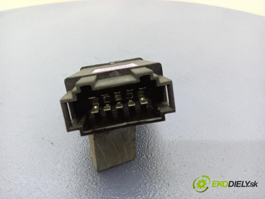 Audi A6 2001 prepínač svetiel NÚDZA: 4B0941509K