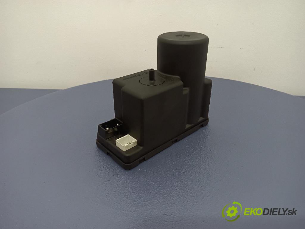 Audi 80 1994 pompa Centrálny: Zámok: 4A0862257A