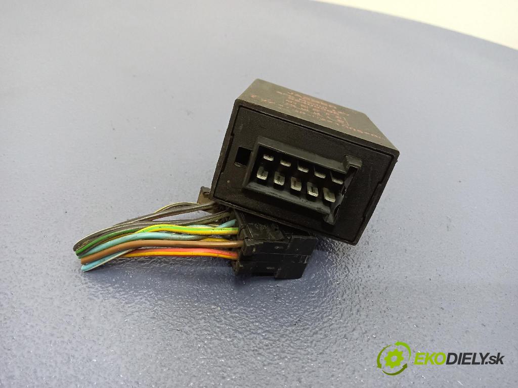 Audi A6 2001 řídící jednotka 52400006