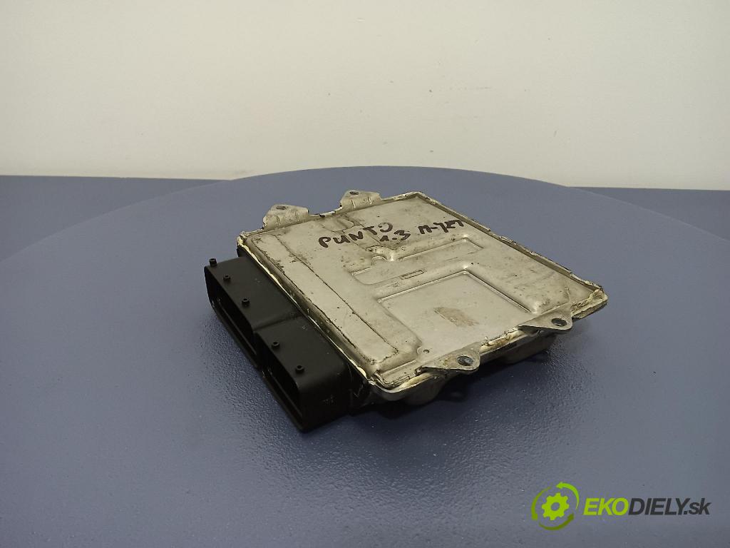 Fiat Punto 2012 riadiaca jednotka Motor: 51904070