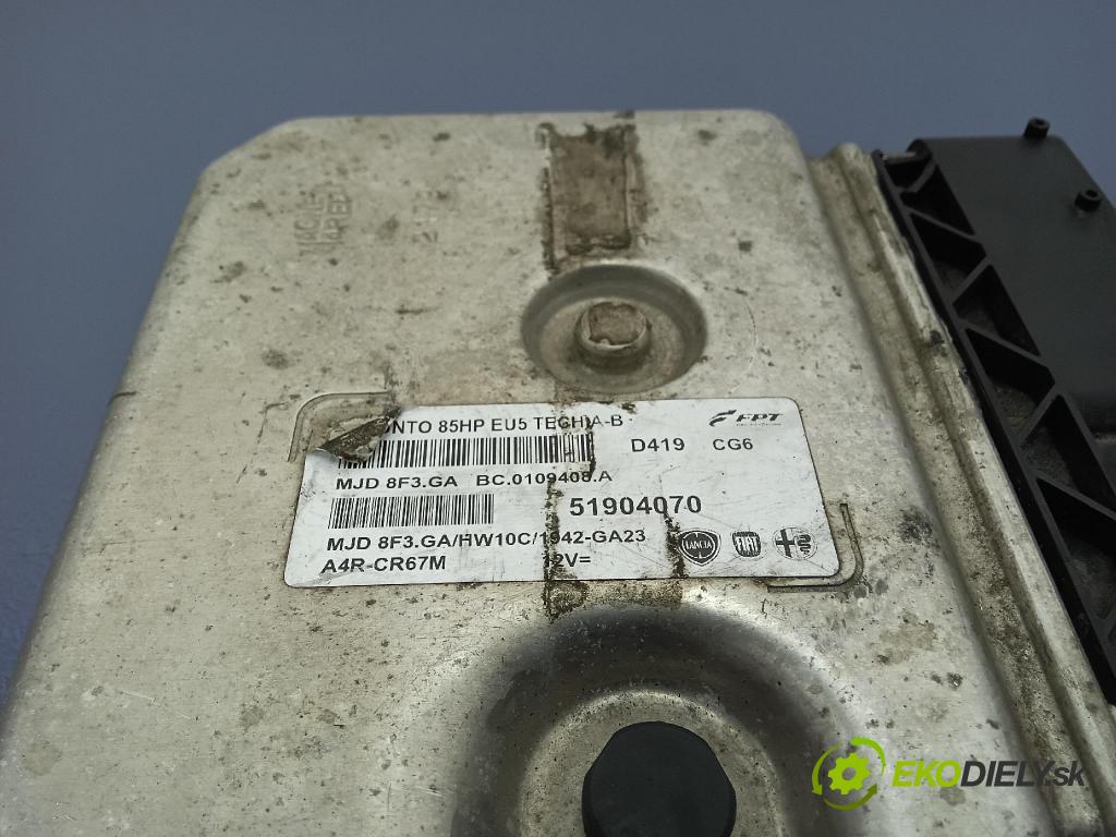 Fiat Punto 2012 řídící jednotka Motor: 51904070