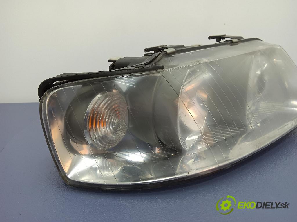 Audi A3 2000 Reflektor: v pravo: 08-441-1160R