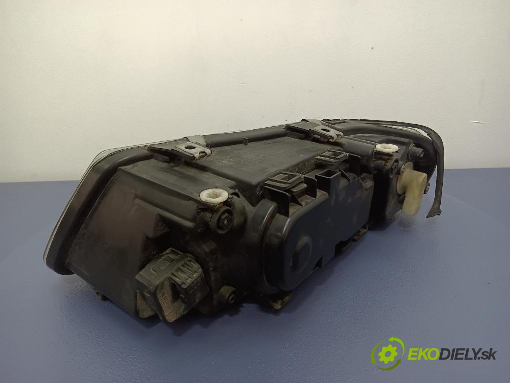 Audi A3 2000 Reflektor: v pravo: 08-441-1160R