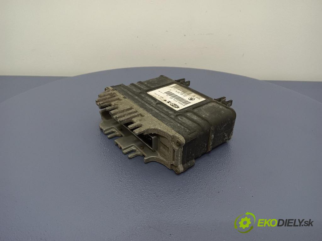 Skoda Felicia 1999 řídící jednotka Motor: 032906030AJ
