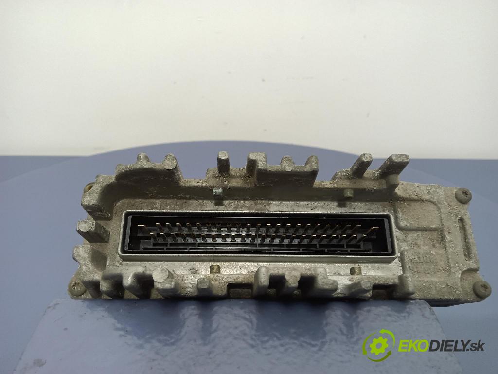 Skoda Felicia 1999 řídící jednotka Motor: 032906030AJ