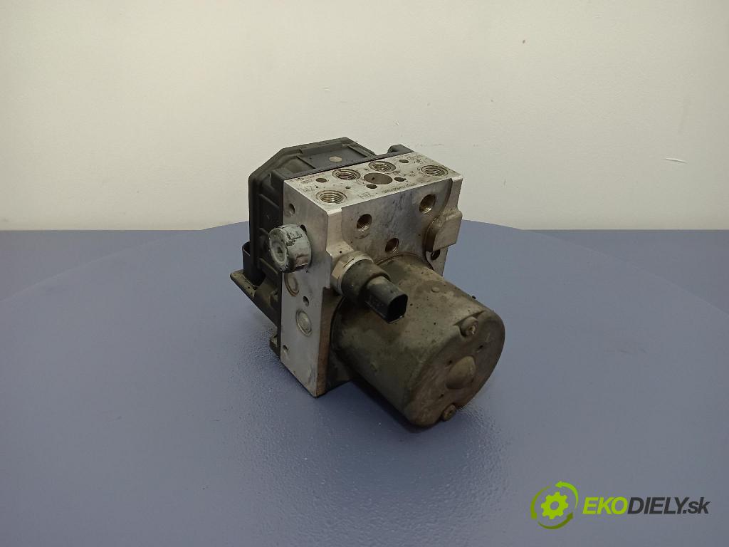 Audi A4 2003 čerpadlo ABS x 8E0614517