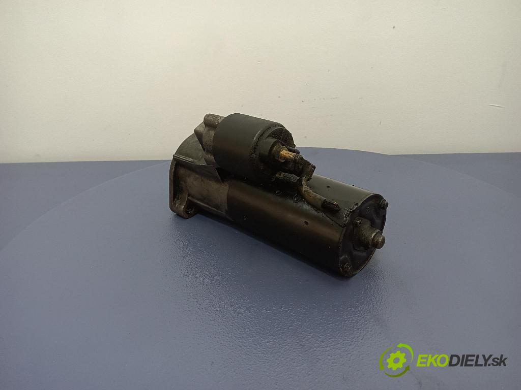 Audi A4 2003 štartér 068911024H