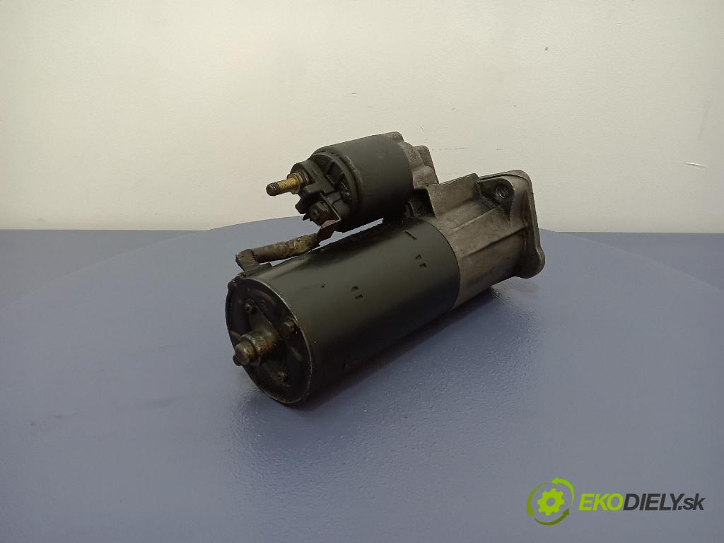 Audi A4 2003 štartér 068911024H