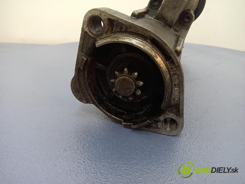 Audi A4 2003 štartér 068911024H