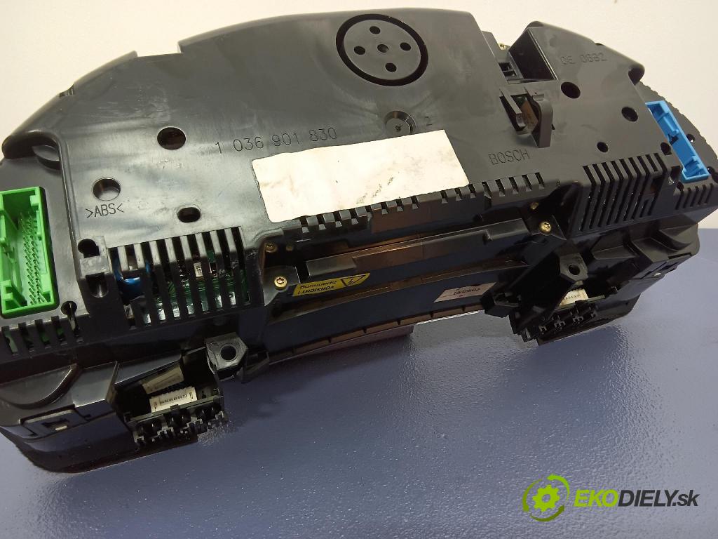 Audi A4 2003 prístrojovka/ budíky 8E0920930R