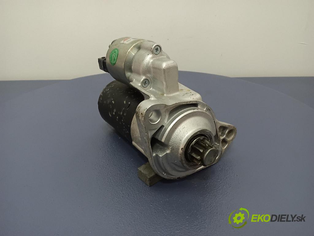 Volkswagen Bora 2000 štartér 020911023F