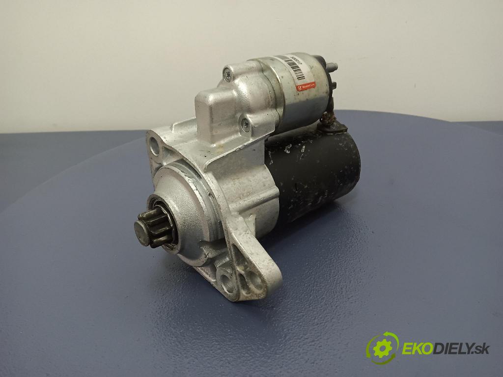 Volkswagen Bora 2000 štartér 020911023F