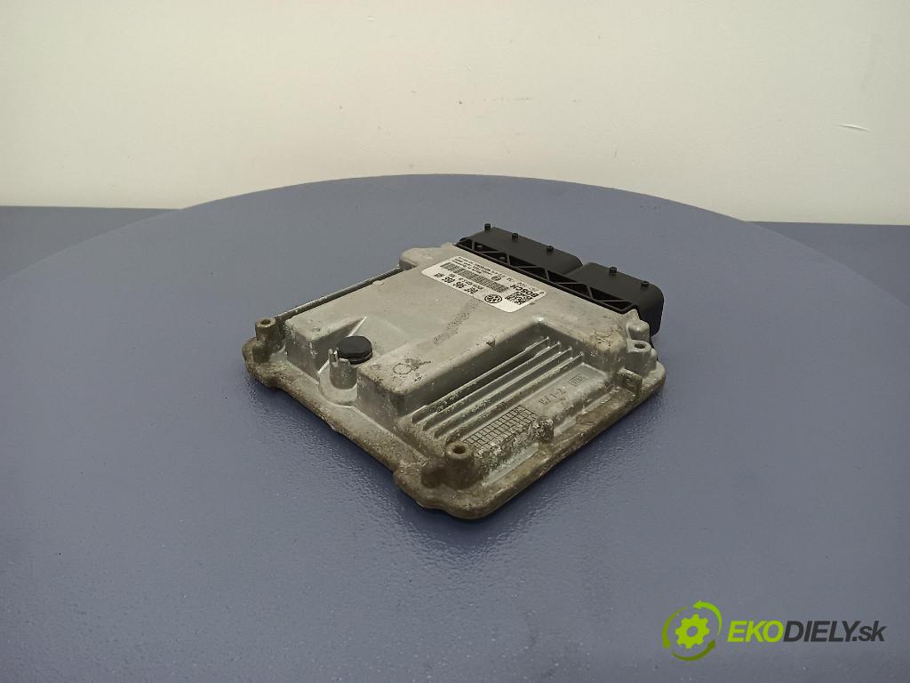 Volkswagen Passat 2005 řídící jednotka Motor: 06F906056AM