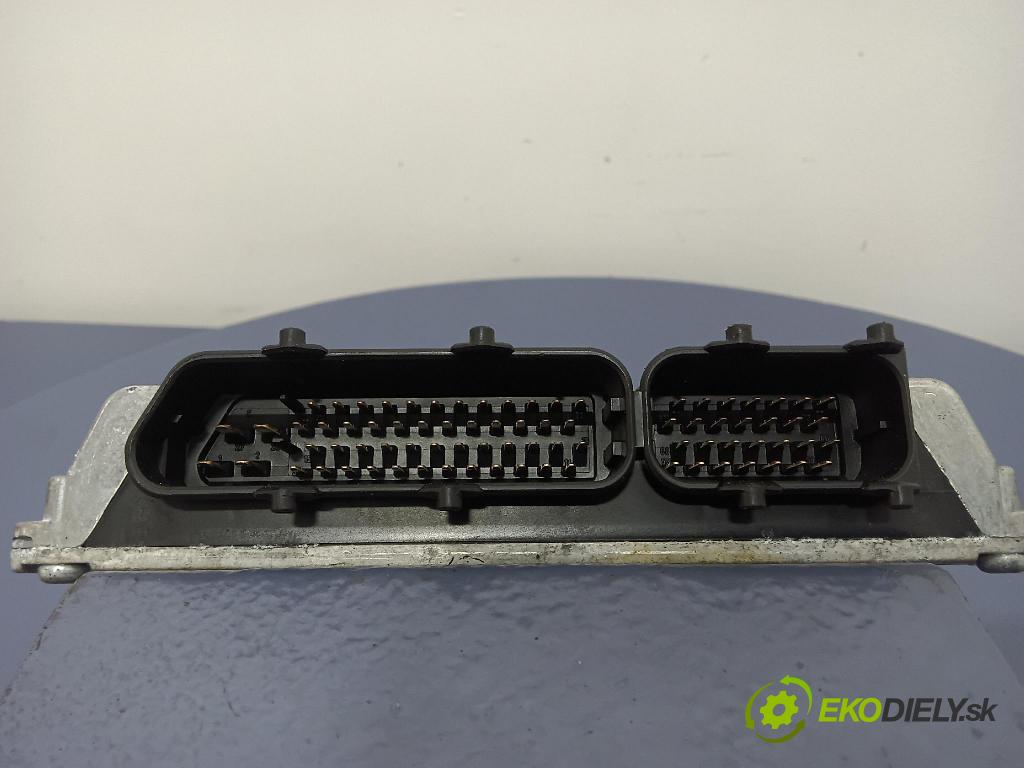 Volkswagen Passat 2000 riadiaca jednotka Motor: 3B0907557P