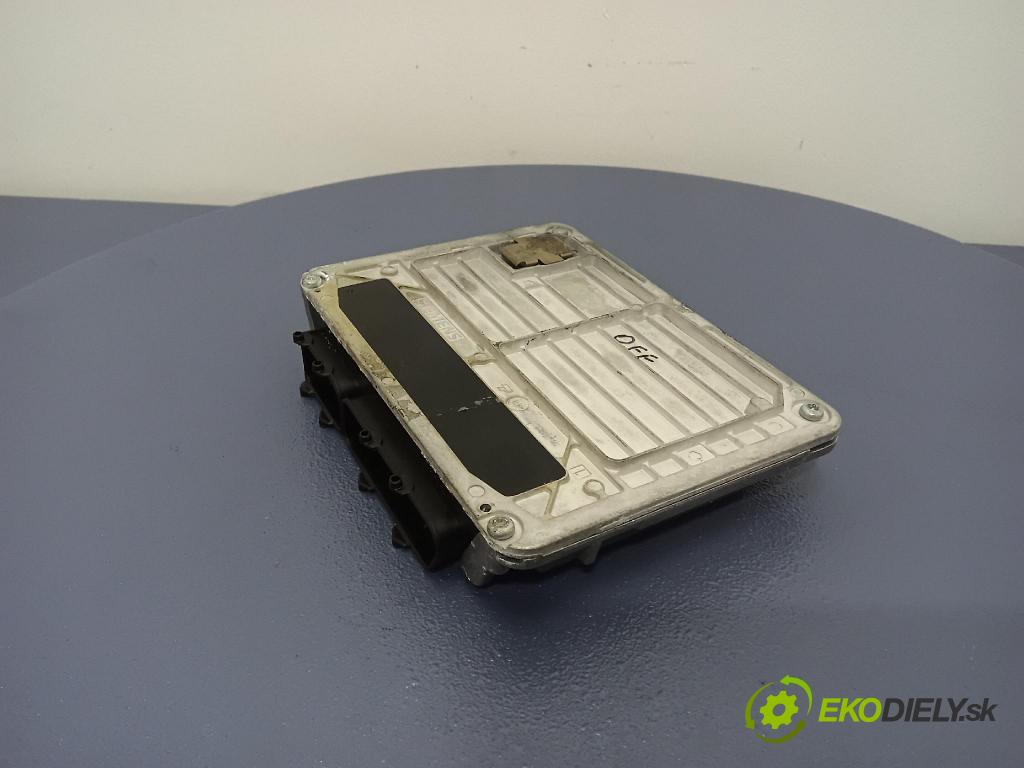 Volkswagen Passat 2000 riadiaca jednotka Motor: 3B0907557P