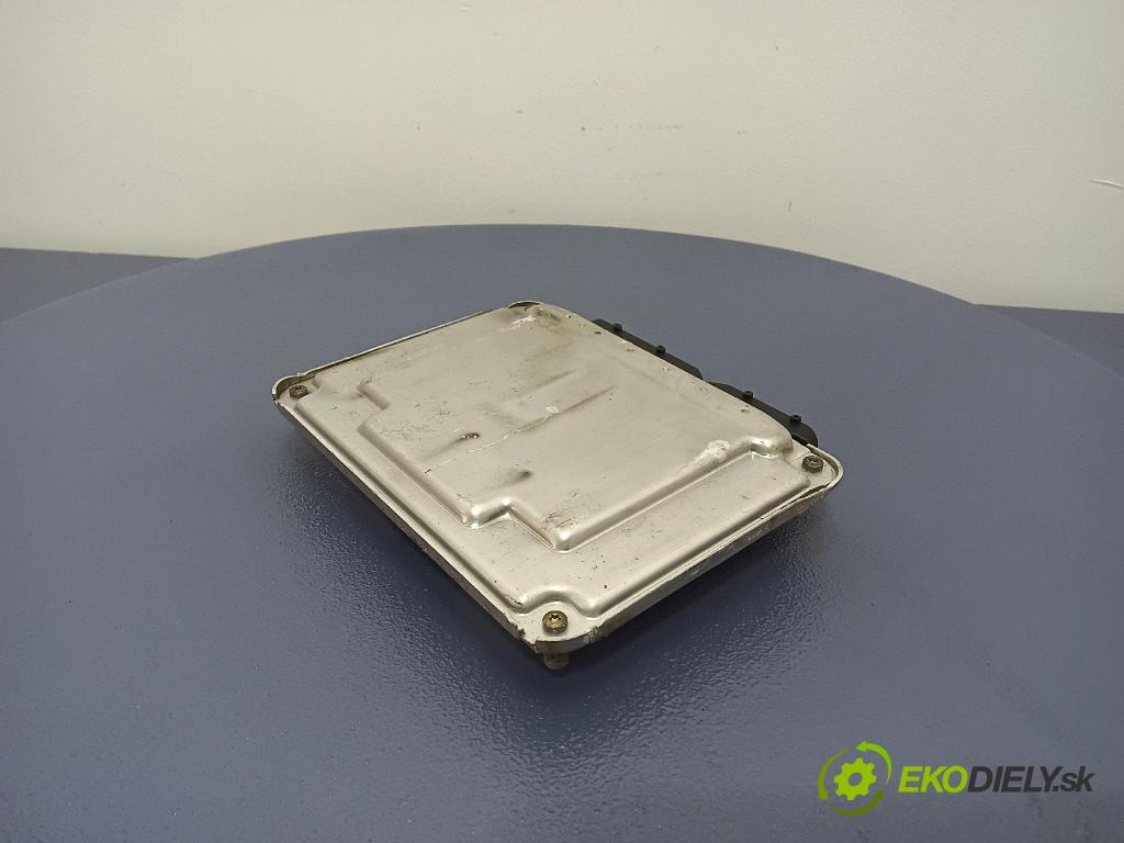 Volkswagen Bora 1999 riadiaca jednotka Motor: 038906012M