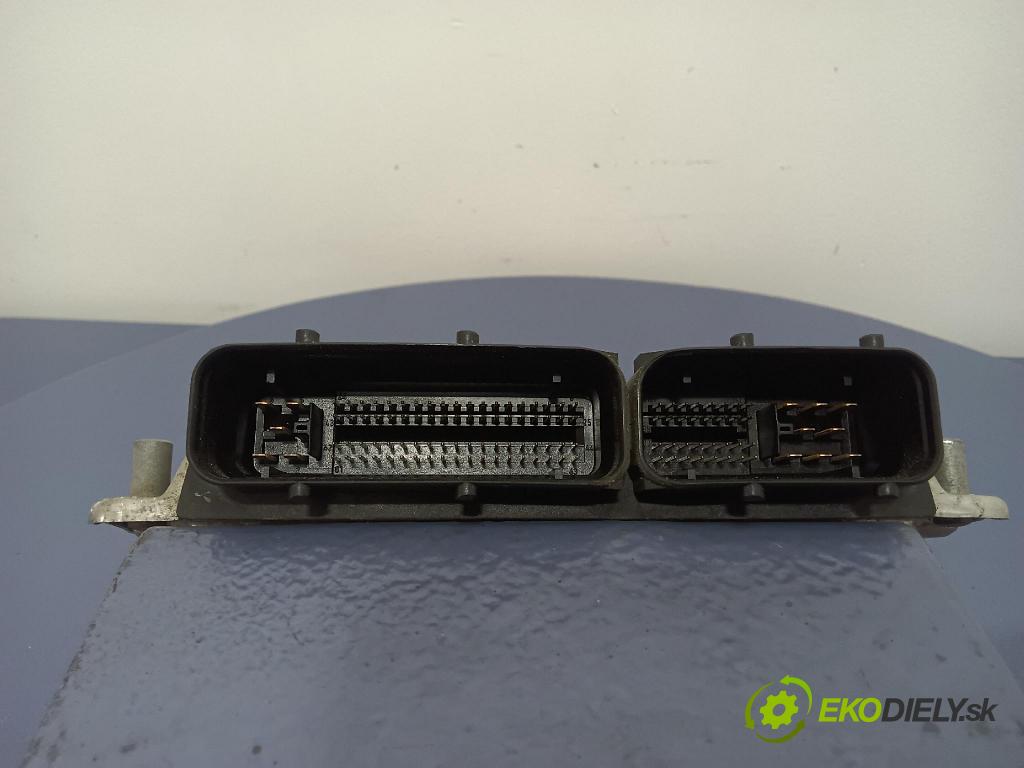 Volkswagen Golf 1999 riadiaca jednotka Motor: 038906012CL