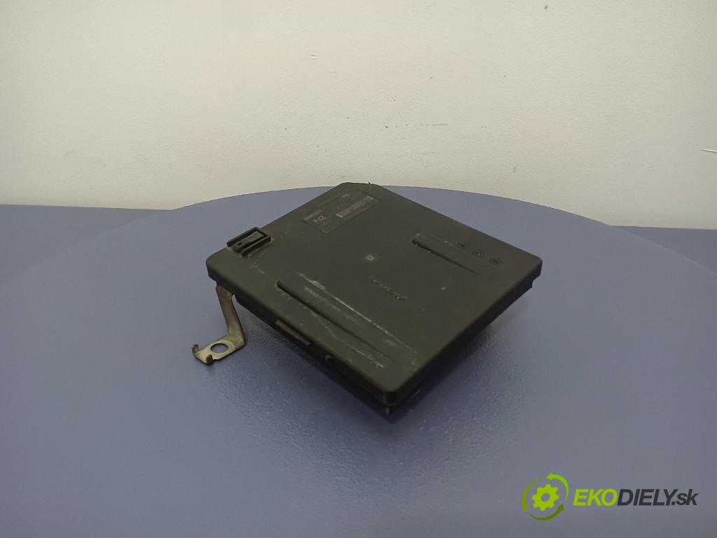 Renault Megane 2006 skrinka Poistky: 8200481866F