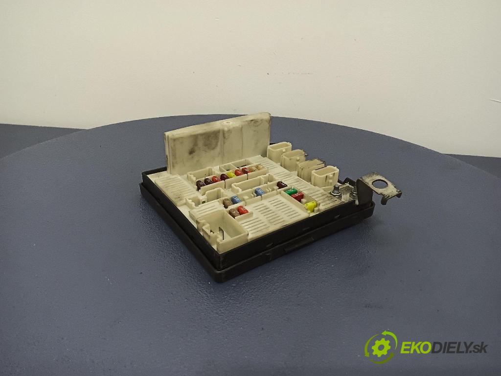 Renault Megane 2006 skrinka Poistky: 8200481866F