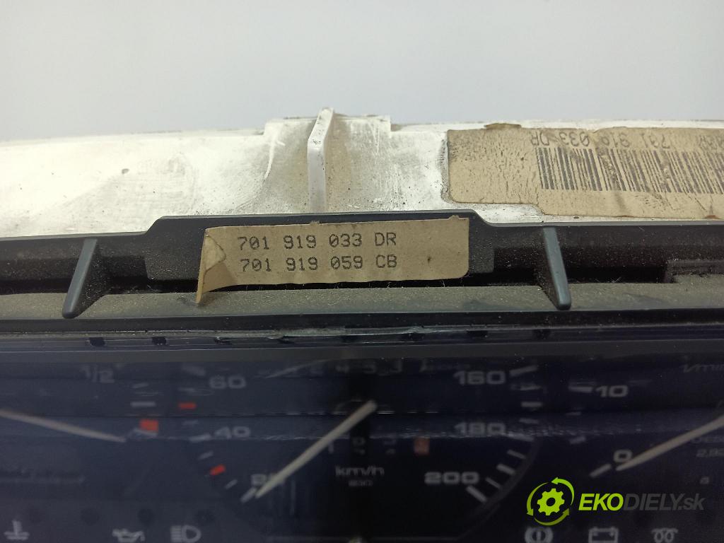 Volkswagen Transporter 1994 prístrojovka/ budíky 701919033DR