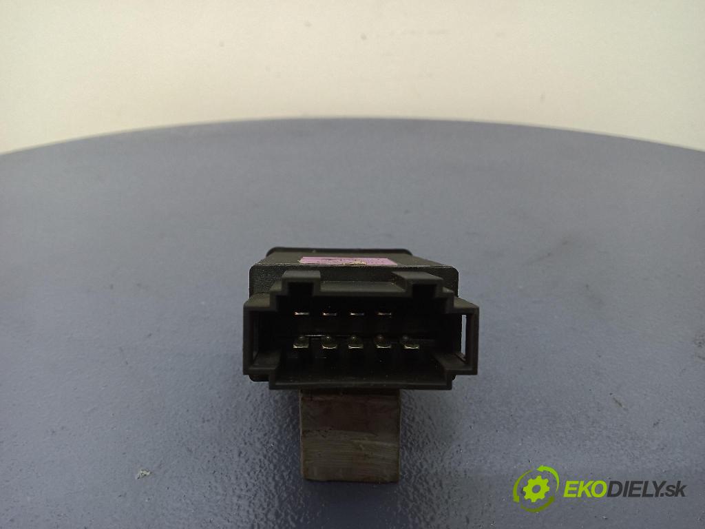 Audi A6 1998 Přepínač Světel: Nouzový 4B0941509C