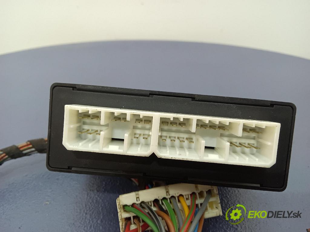 Audi A6 1998 riadiaca jednotka ASTM30