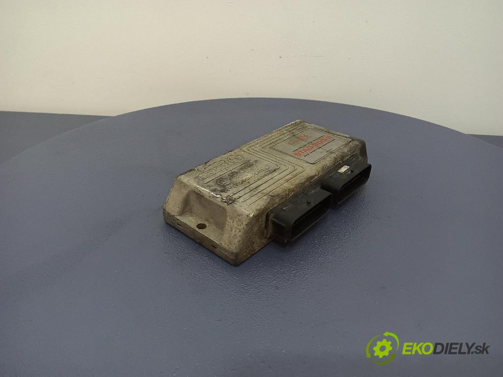 Volkswagen Passat 1999 riadiaca jednotka 67R-014289