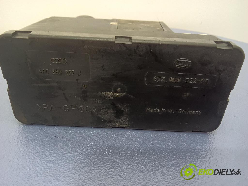 Audi A4 1995 pompa Centrálny: Zámok: 4A0862257J