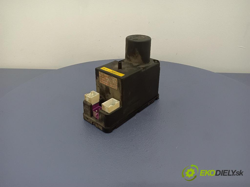 Audi A4 1995 pompa Centrálny: Zámok: 4A0862257F