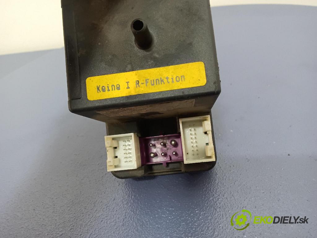 Audi A4 1995 pompa Centrálny: Zámok: 4A0862257F