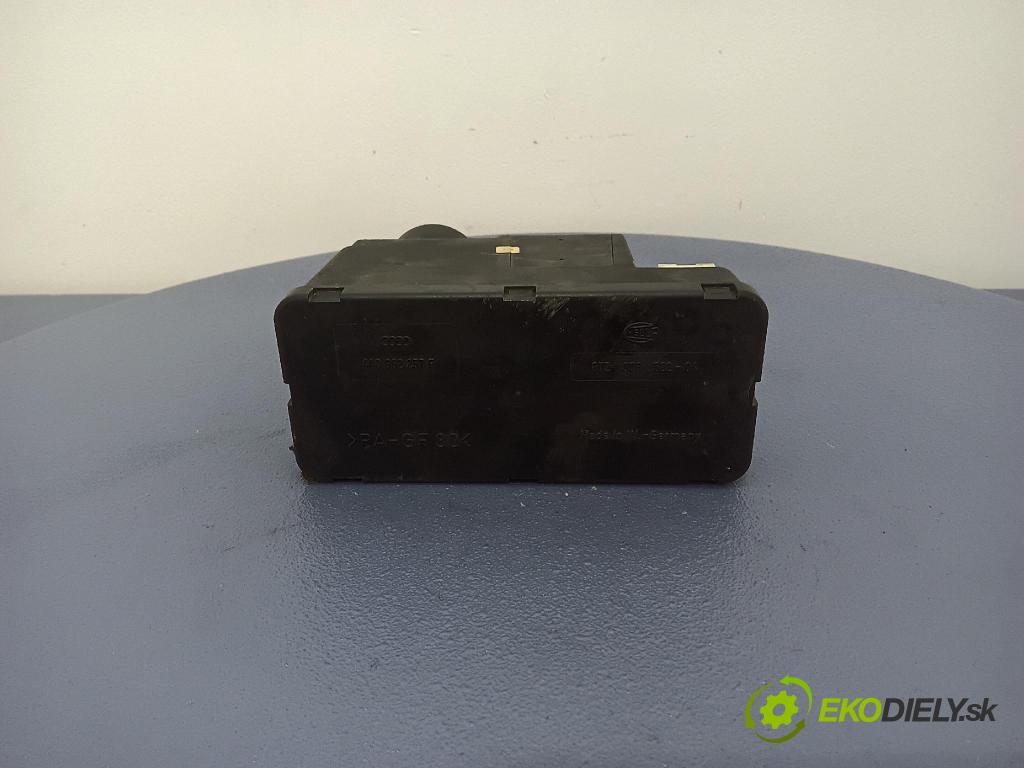 Audi A4 1995 pompa Centrálny: Zámok: 4A0862257F