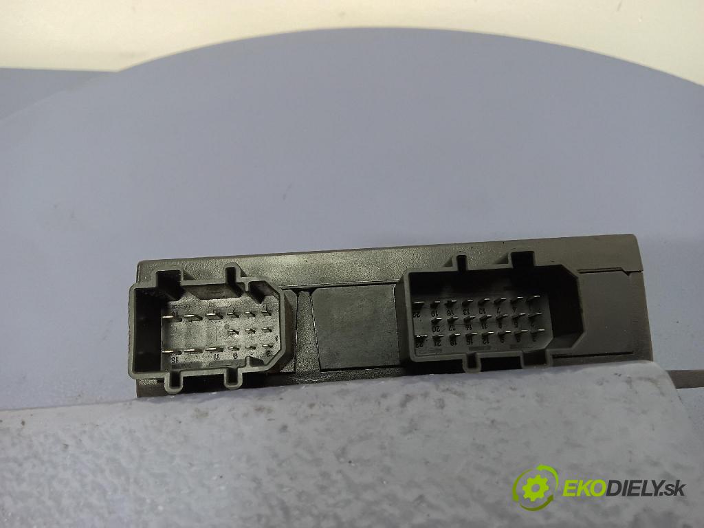 Volkswagen Golf 1999 řídící jednotka Komfortu 1J0959799AH