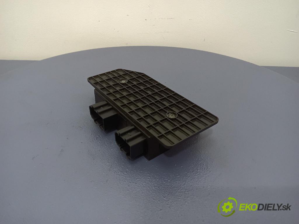 Volkswagen Golf 1999 řídící jednotka Komfortu 1J0959799AH